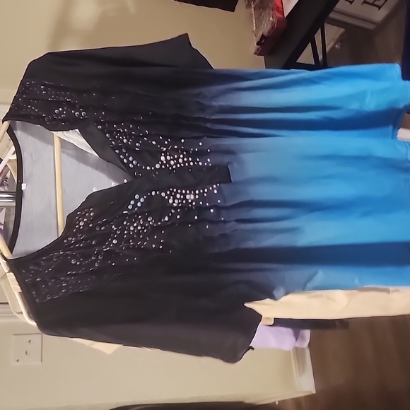 Clothes - Picture 11 of 17